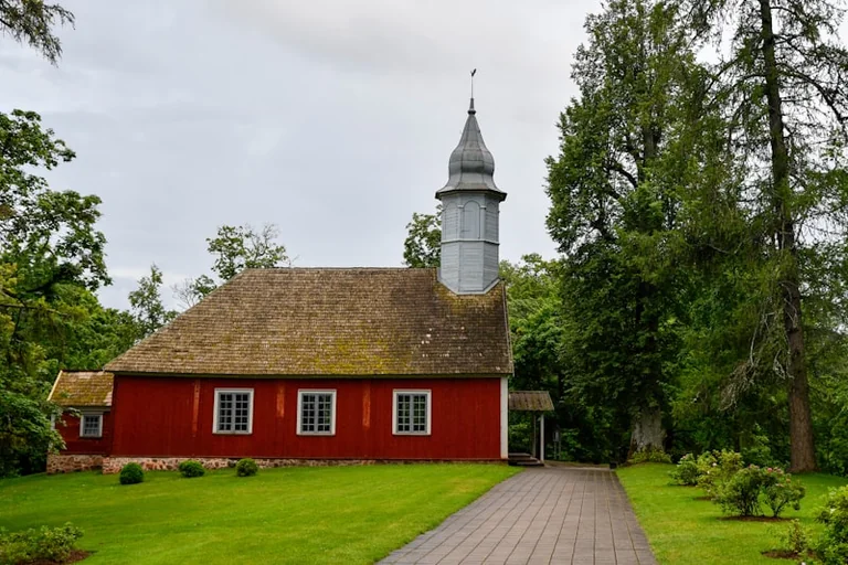 “Astainie līdzgaitnieki” Siguldā — ieeja par 5 eiro