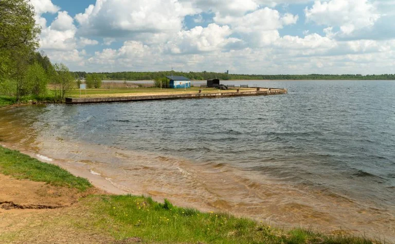 Daugavpilī pārbaudītas 12 peldvietas — ko rāda analīzes
