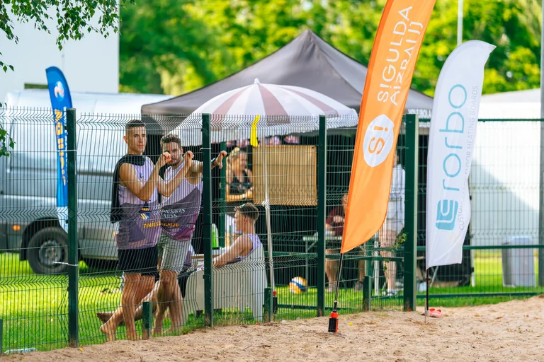 Noslēdzies „Raganas kauss 2026”: zināmi Siguldas pludmales volejbola čempioni