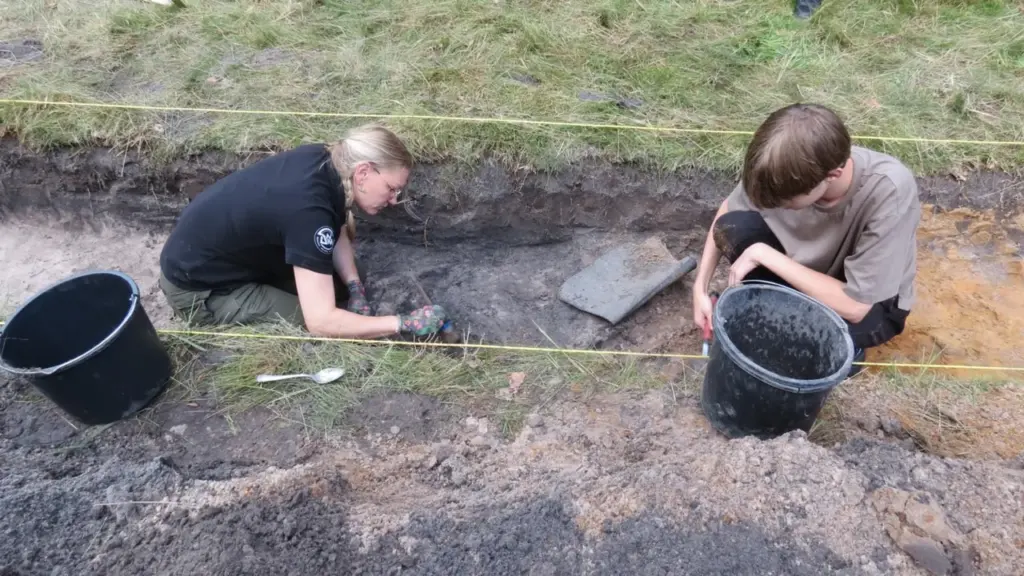 Ventspils novadā arheologi beidzot atraduši Angermindes kapsētu